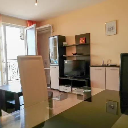 아파트 Akra 체르노모레츠