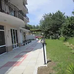 Akra شقة