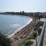 Akra تشيرنوموريتس