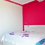 Akra شقة تشيرنوموريتس