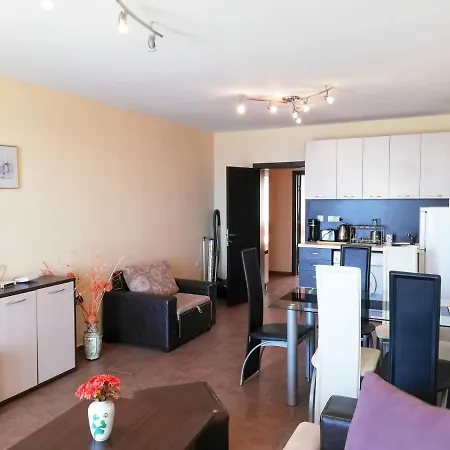 Apartament Akra *