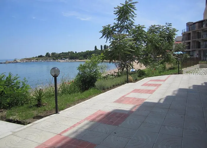 Akra Τσερνομόρετς