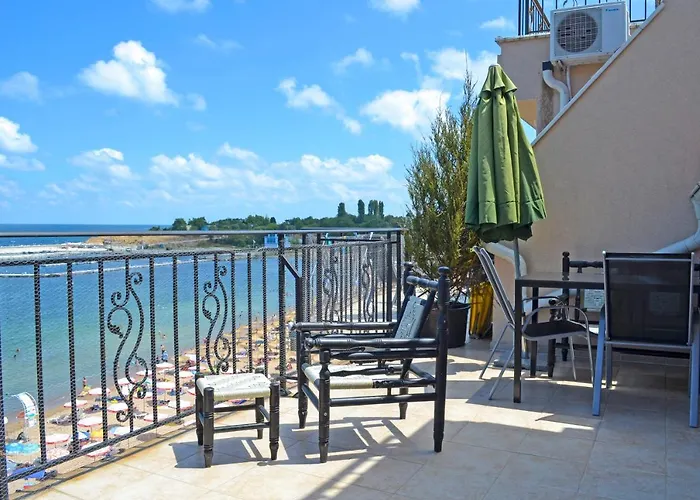 Akra Τσερνομόρετς