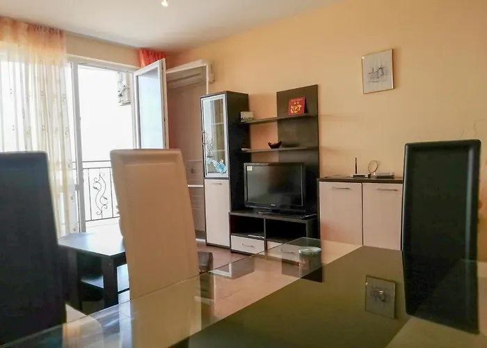 Διαμέρισμα Akra Τσερνομόρετς